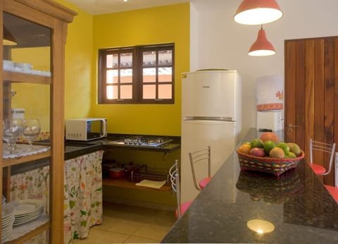 Basic Villa | Private kitchen | Stovetop, cookware/dishes/utensils, freezer