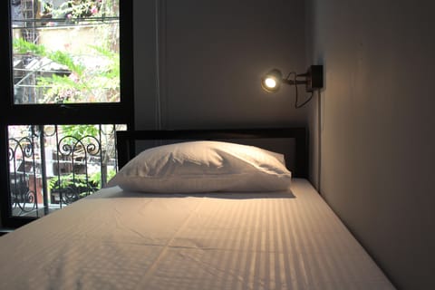 Standard Twin Room | Bed sheets