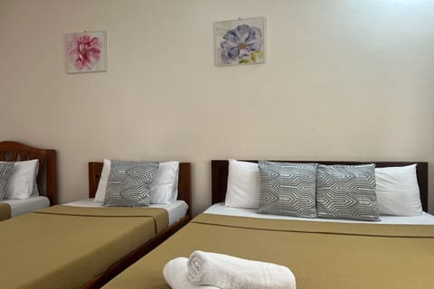 Quadruple Room | Desk, free WiFi, bed sheets