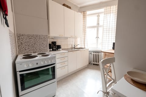 Comfort Apartment | Private kitchen | Fridge, microwave, oven, stovetop