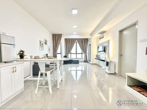 Comfort Apartment, 1 Bedroom, Sea View | In-room dining