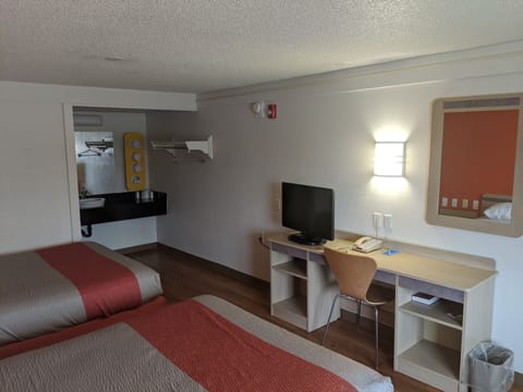 Standard Room, 2 Queen Beds, Non Smoking | Living area | TV