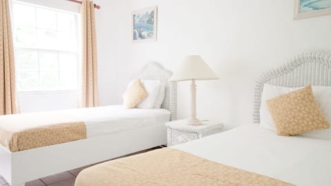 Apartment, 2 Bedrooms, Ocean View | Iron/ironing board, free WiFi, bed sheets