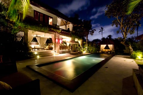 Front of property - evening/night