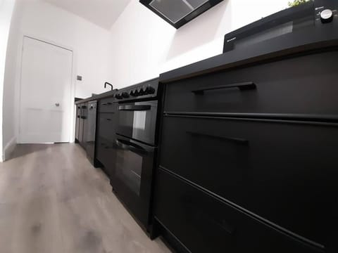 House | Private kitchen | Fridge, microwave, oven, stovetop