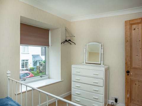 Double bedroom | Barnhay Cottage, Stoke Gabriel, near Totnes