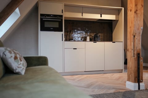 Loft | Private kitchen | Fridge, microwave, coffee/tea maker, electric kettle