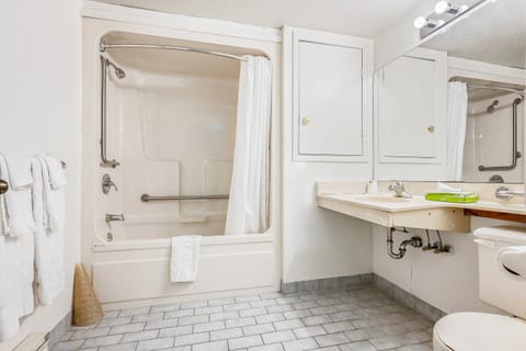 Combined shower/tub, deep soaking tub, free toiletries, hair dryer