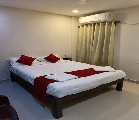 Standard Room | Egyptian cotton sheets, premium bedding, free WiFi