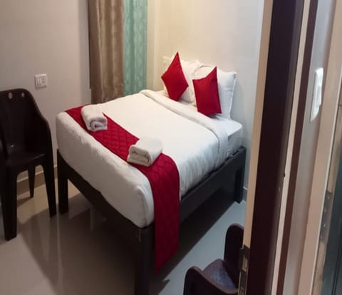 Standard Room | Egyptian cotton sheets, premium bedding, free WiFi