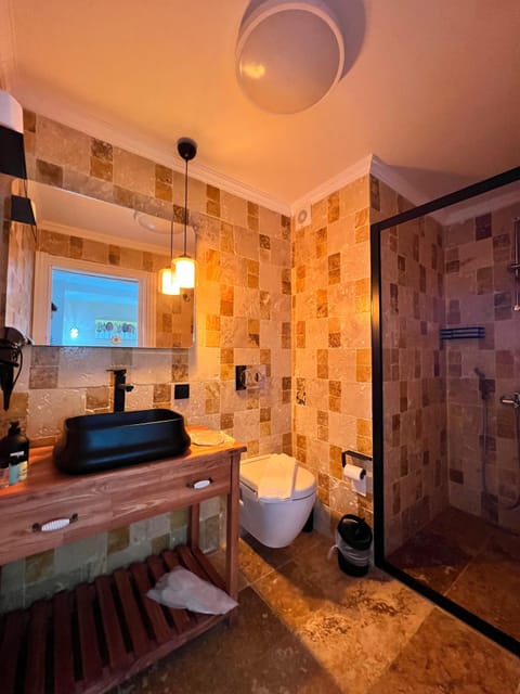 Senior Room | Bathroom | Shower, hair dryer, bathrobes, slippers