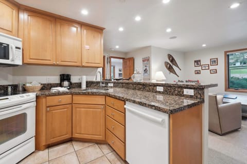 lal-2766_53952548553_o