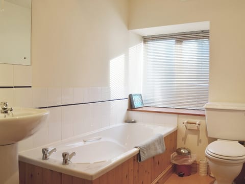 Bathroom | Parc Uchaf Cottages - Granary Cottage, Oswestry