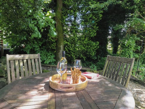 Cottage | Outdoor dining