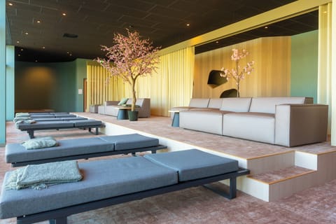 Couples treatment rooms, sauna, hot tub, steam room, Turkish bath