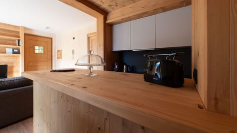 Apartment (2 Bedrooms) | Private kitchen | Oven, toaster, highchair, coffee grinder