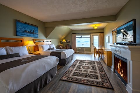 Deluxe Studio Suite, 2 Queen Beds, Ocean View | Hypo-allergenic bedding, desk, blackout drapes, iron/ironing board