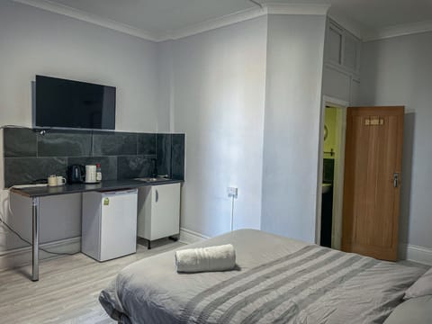 Comfort Double Room, Accessible, Ensuite | Interior