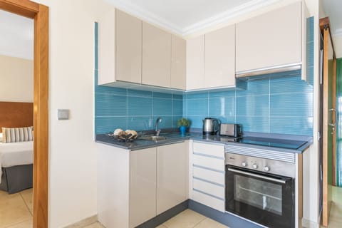 Superior Apartment, 2 Bedrooms | Private kitchen | Fridge, microwave, oven, stovetop