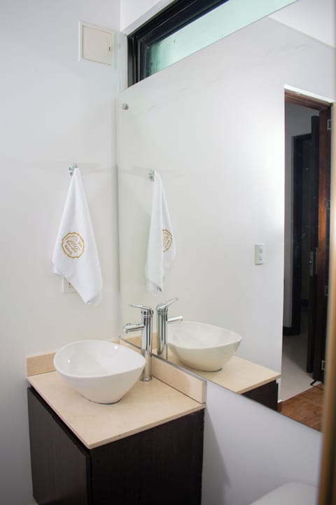 Junior Suite, 1 Double Bed | Bathroom | Shower, free toiletries, towels