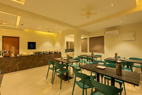 Daily full breakfast (INR 300 per person)