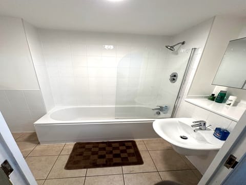 Apartment | Bathroom | Separate tub and shower, deep soaking tub, towels