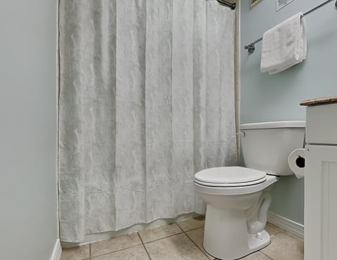 Condo, Pool Access, Ocean View | Bathroom | Designer toiletries, towels, toilet paper