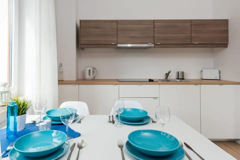 Apartment, 1 Bedroom, Garden Area | Private kitchenette | Fridge, microwave, oven, stovetop