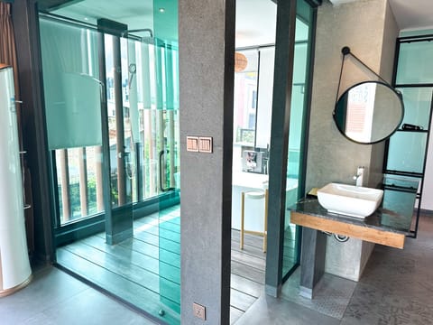 Superior Room | Bathroom | Separate tub and shower, rainfall showerhead, hair dryer, bathrobes