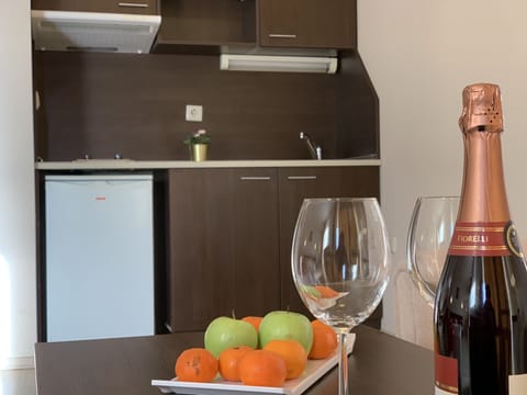 Apartment, 1 Bedroom, Smoking, Balcony | Private kitchen