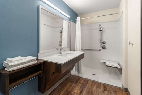 Suite, 1 Queen Bed, Accessible, Non Smoking (Roll-In Shower) | Bathroom