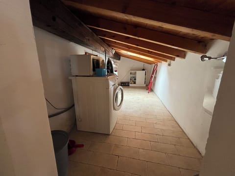 Deluxe Condo | Laundry