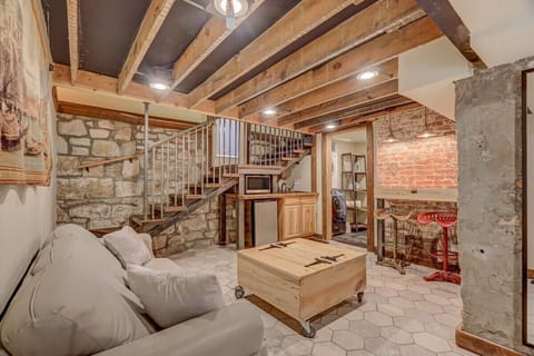 Serenity in Style: Relax and Rejuvenate in This Beautiful Space, Tailored for Your Comfort. Your Perfect Retreat from Everyday Life