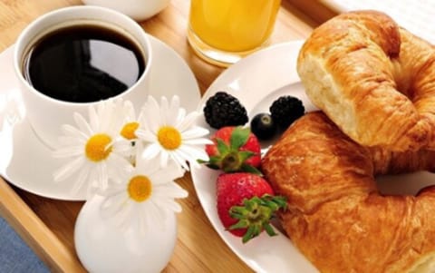 Free daily cooked-to-order breakfast