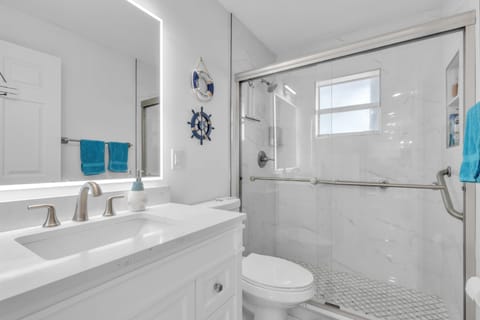 House, 4 Bedrooms | Bathroom | Towels