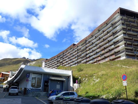 Cloud, Sky, Plant, Building, Window, House, Land Lot, Tree, Grass, Cottage