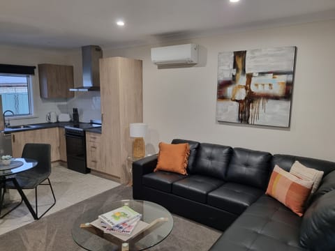 Apartment, 1 Bedroom, Non Smoking | Living area