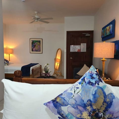 Comfort Double Room | Pillowtop beds, in-room safe, individually decorated
