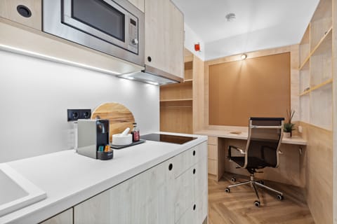 Standard Studio | Private kitchen | Mini-fridge, microwave, stovetop, espresso maker