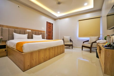Deluxe Double Room | In-room safe, blackout drapes, free WiFi