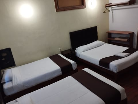 Quadruple Room | Free WiFi, bed sheets