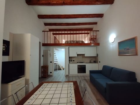 Apartment | Living area | Flat-screen TV