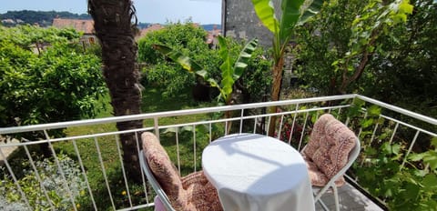 Apartment | Terrace/patio