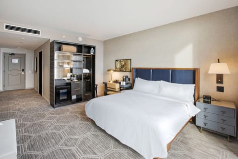 Premier Room | Premium bedding, minibar, in-room safe, individually furnished