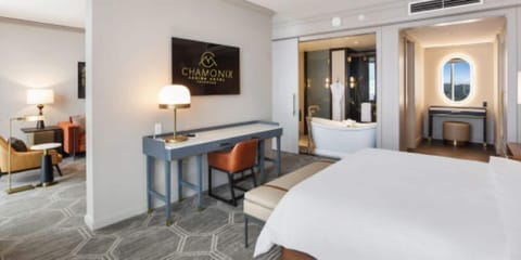 Grand Suite | Premium bedding, minibar, in-room safe, individually furnished