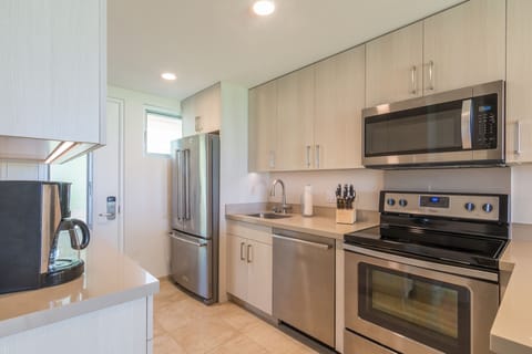 Studio, Ocean View | Private kitchen | Full-size fridge, microwave, oven, stovetop