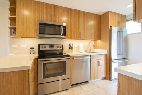 Studio, Ocean View | Private kitchen | Full-size fridge, microwave, oven, stovetop