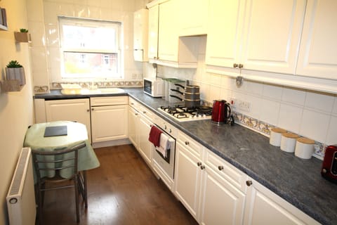 Apartment | Private kitchen | Fridge, microwave, oven, stovetop