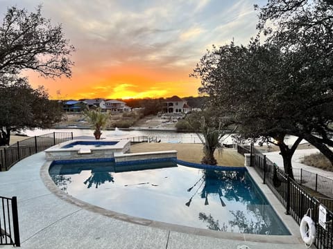 Picturesque Sunsets with heated pool/spa option