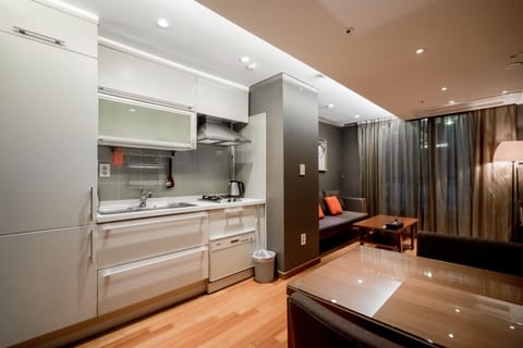 Deluxe Suite, 1 Bedroom | Private kitchen | Fridge, microwave, electric kettle